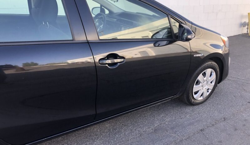 2015 Toyota Prius C Two full