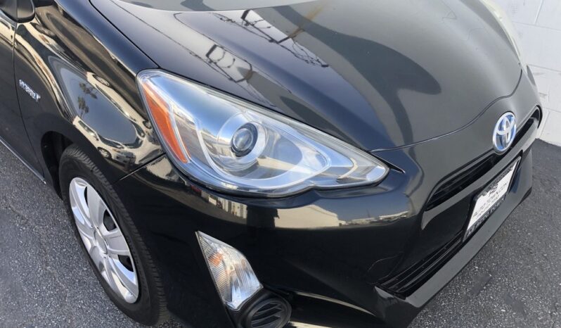 2015 Toyota Prius C Two full