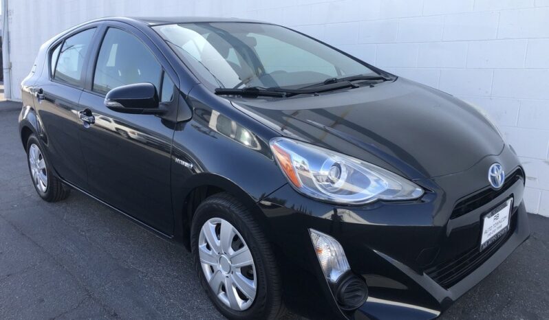 2015 Toyota Prius C Two full