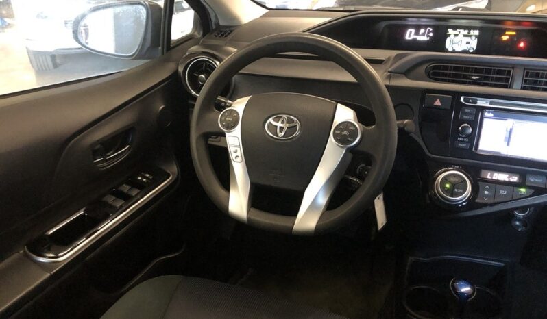 2015 Toyota Prius C Two full
