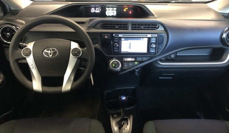 2015 Toyota Prius C Two full