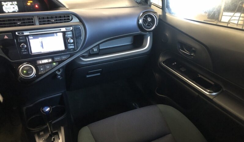 2015 Toyota Prius C Two full