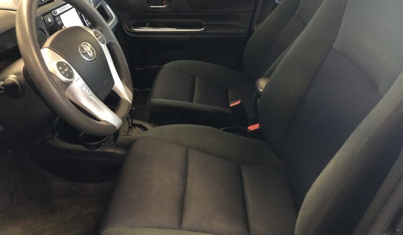 2015 Toyota Prius C Two full