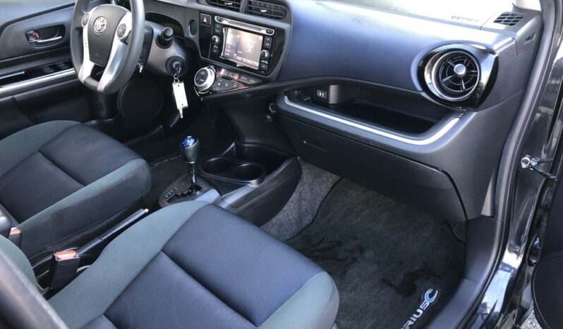 2015 Toyota Prius C Two full