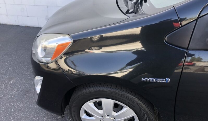 2015 Toyota Prius C Two full