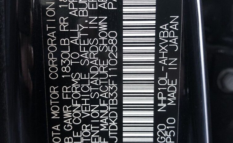 2015 Toyota Prius C Two full