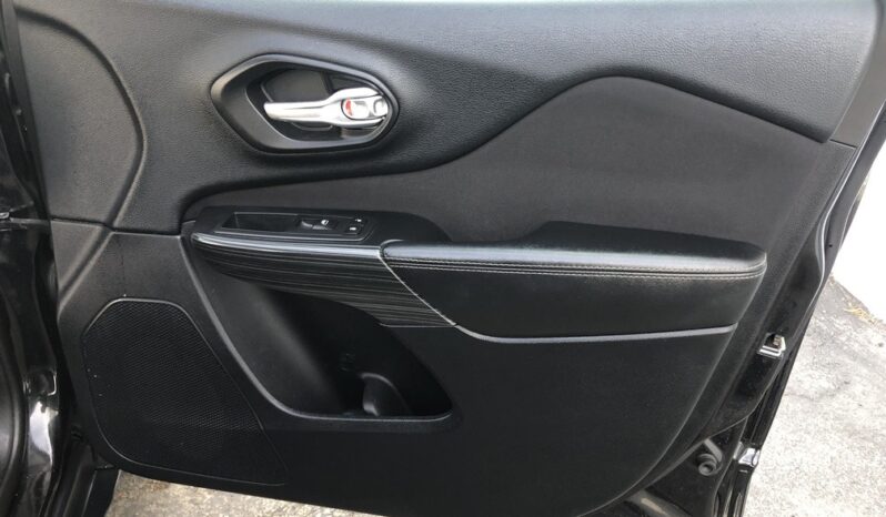 2016 Jeep Cherokee Sport full