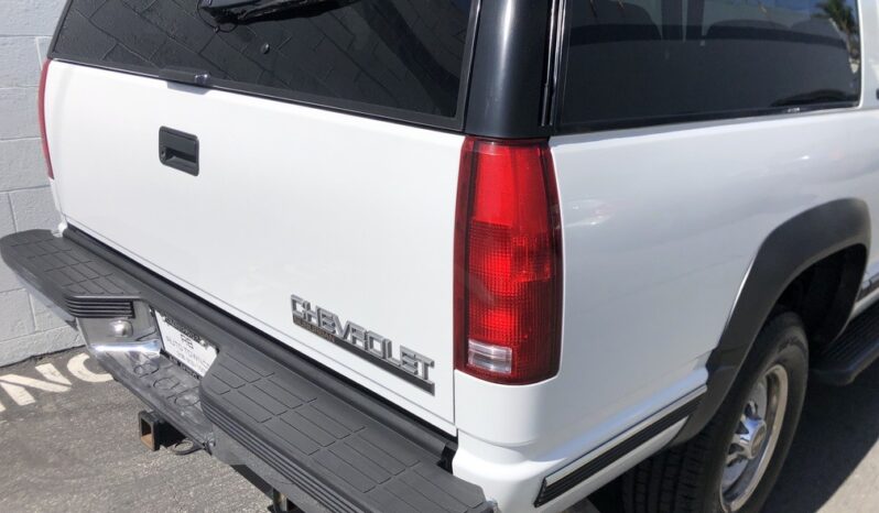 1999 Chevrolet Suburban 2500 LT 4WD full