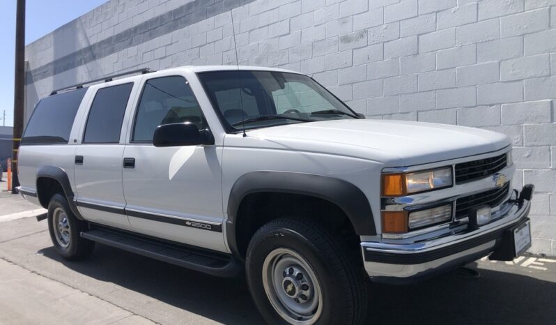 1999 Chevrolet Suburban 2500 LT 4WD full