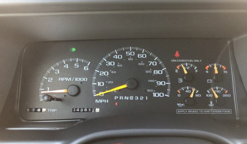 1999 Chevrolet Suburban 2500 LT 4WD full