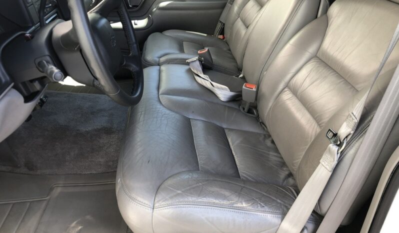 1999 Chevrolet Suburban 2500 LT 4WD full