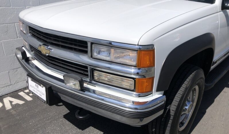 1999 Chevrolet Suburban 2500 LT 4WD full