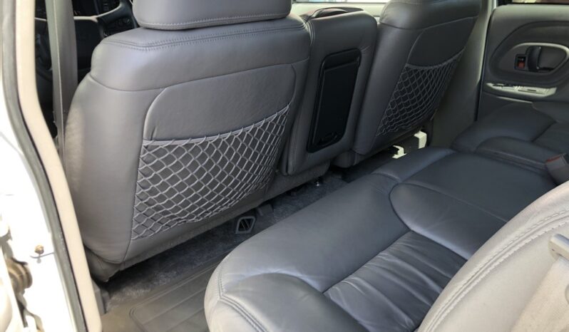 1999 Chevrolet Suburban 2500 LT 4WD full