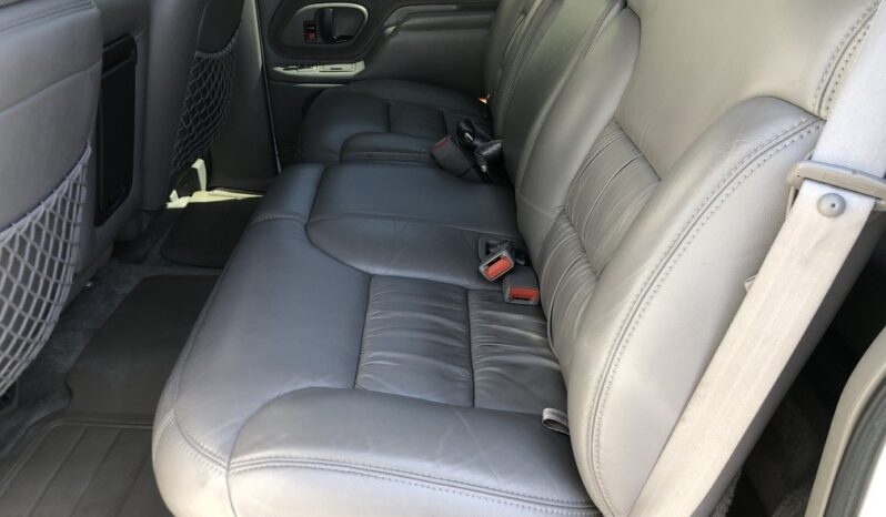 1999 Chevrolet Suburban 2500 LT 4WD full