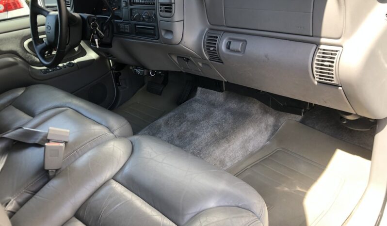 1999 Chevrolet Suburban 2500 LT 4WD full