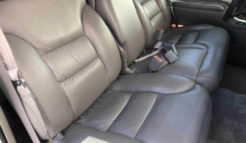 1999 Chevrolet Suburban 2500 LT 4WD full