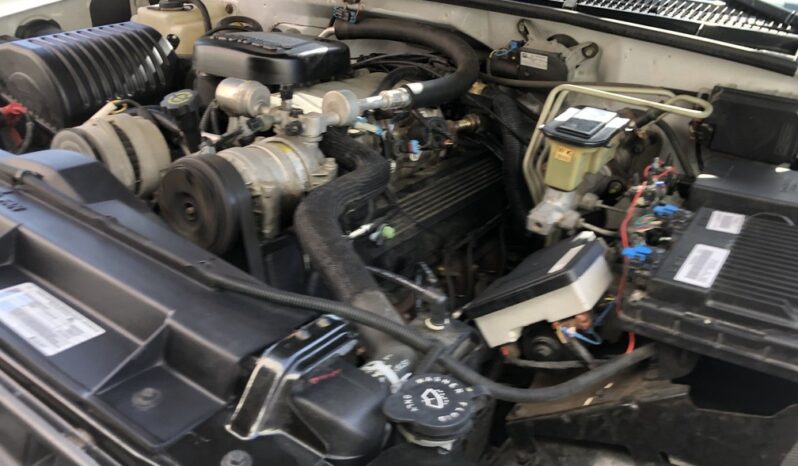 1999 Chevrolet Suburban 2500 LT 4WD full