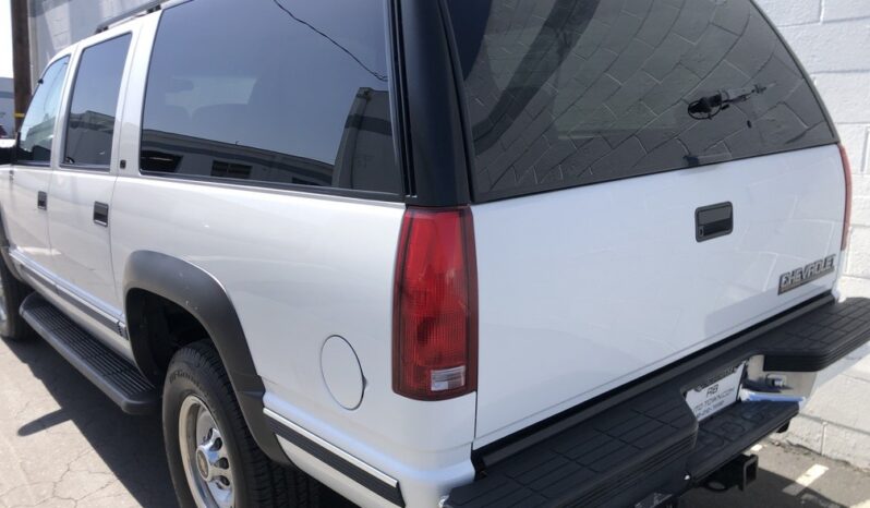 1999 Chevrolet Suburban 2500 LT 4WD full