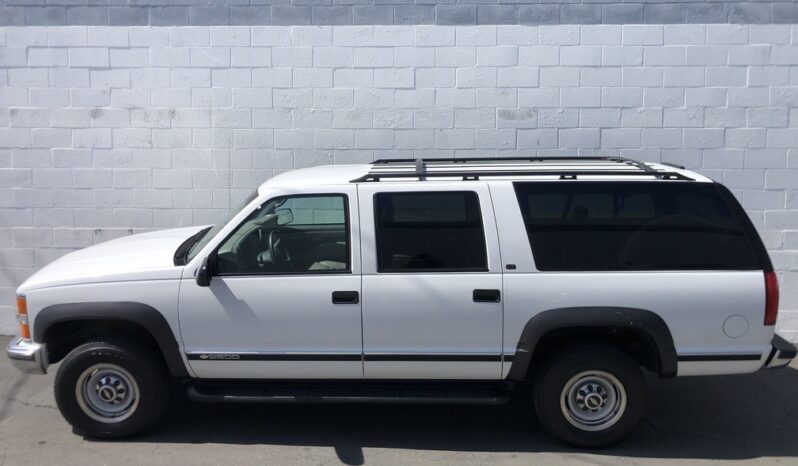 1999 Chevrolet Suburban 2500 LT 4WD full