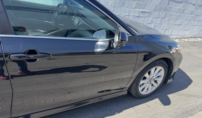 2018 Toyota Camry LE full