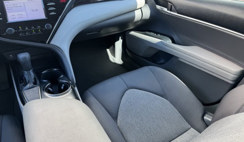 2018 Toyota Camry LE full