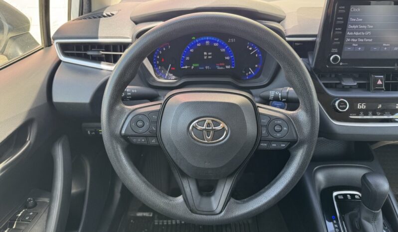 2022 Toyota Corolla LE full