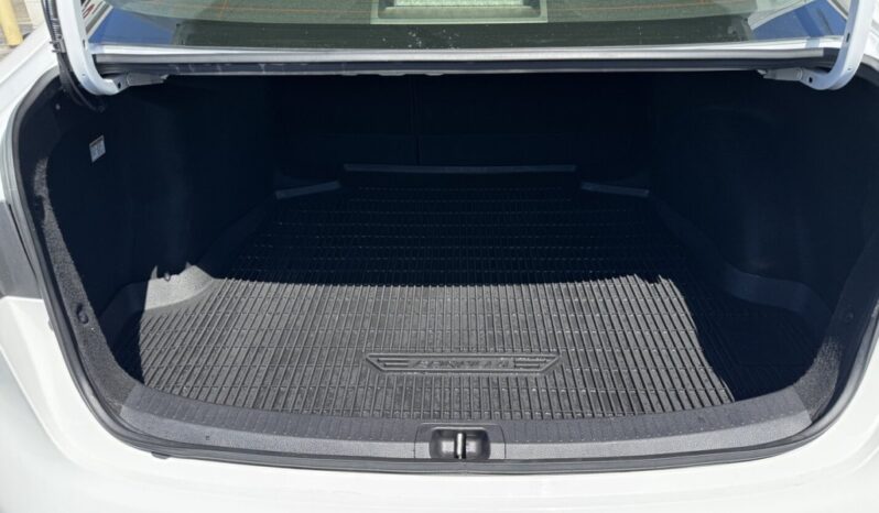2022 Toyota Corolla LE full