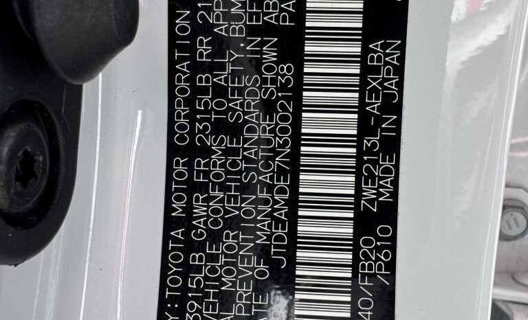2022 Toyota Corolla LE full