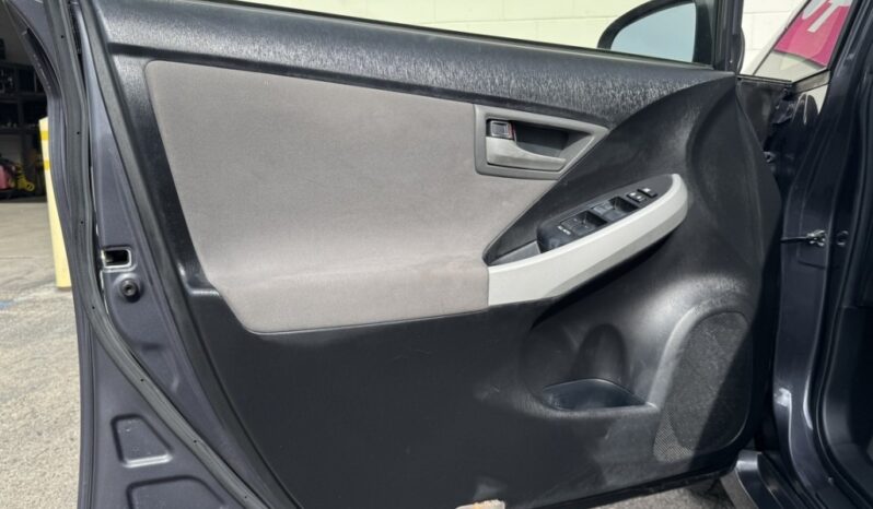 2012 Toyota Prius Two full