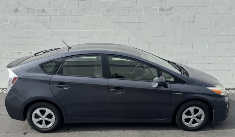 2012 Toyota Prius Two full