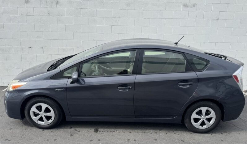 2012 Toyota Prius Two full