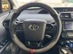2020 Toyota Prius LE full
