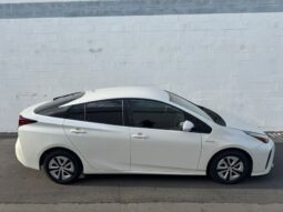 2020 Toyota Prius LE full