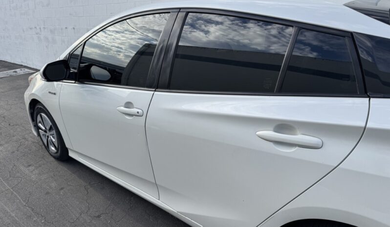 2020 Toyota Prius LE full