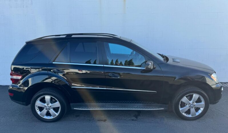 2011 Mercedes-Benz M-Class ML350 full