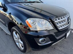 2011 Mercedes-Benz M-Class ML350 full