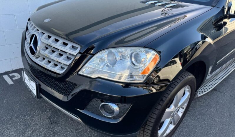 2011 Mercedes-Benz M-Class ML350 full