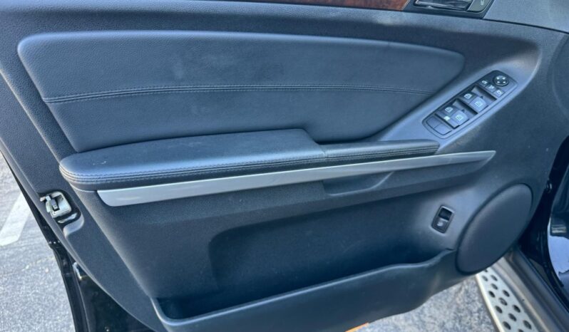 2011 Mercedes-Benz M-Class ML350 full