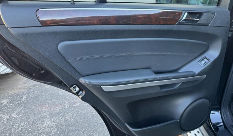2011 Mercedes-Benz M-Class ML350 full