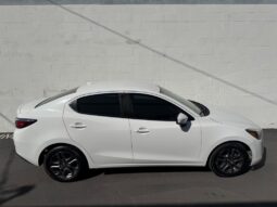 2019 Toyota Yaris LE full