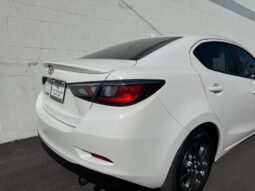 2019 Toyota Yaris LE full