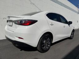 2019 Toyota Yaris LE full