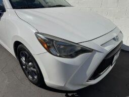 2019 Toyota Yaris LE full