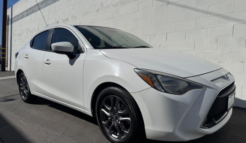 2019 Toyota Yaris LE full