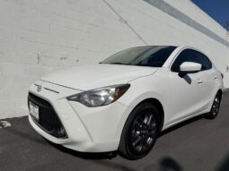 2019 Toyota Yaris LE full