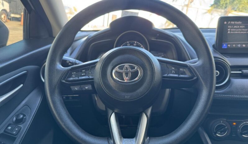 2019 Toyota Yaris LE full