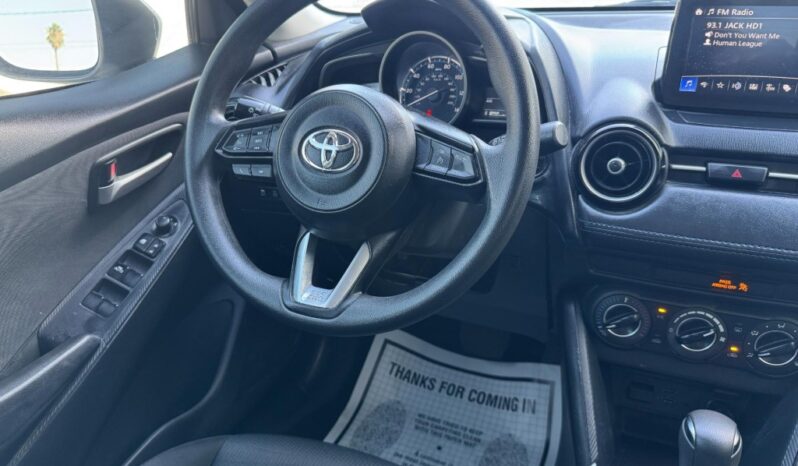2019 Toyota Yaris LE full