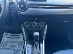 2019 Toyota Yaris LE full
