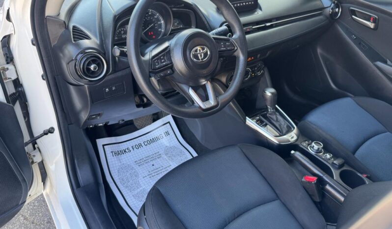 2019 Toyota Yaris LE full