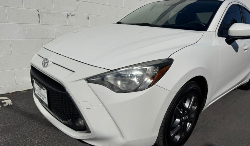2019 Toyota Yaris LE full